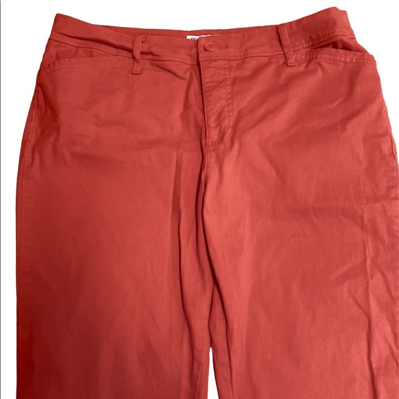 St. John’s Bay Dark Salmon Colored Capris - Picture 2 of 8
